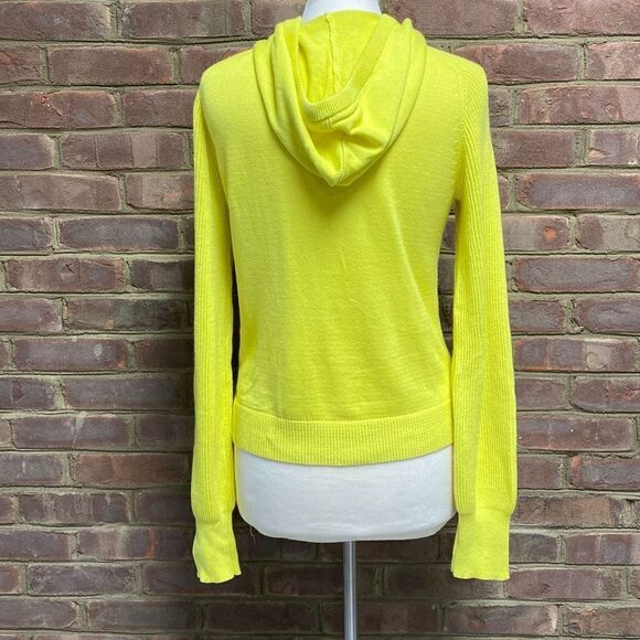 Style & Co Yellow Hooded Long Sleeve Sweater Size Medium - Picture 3 of 8